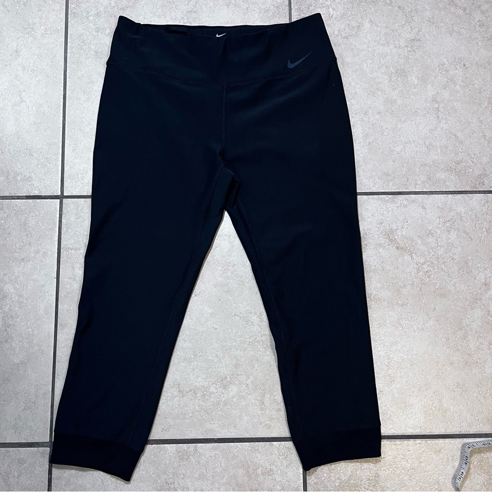 NIKE Women's Legend Tight-Fit Poly Black L Cropped Leggings‎ Workout Gym
